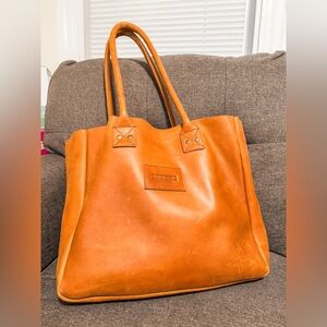 Parker Clay Merkato signature leather tote